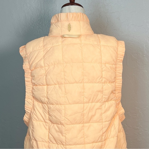 FREE PEOPLE FP Movement Women’s L Mango Orange Piper Puffer Packable Vest - Picture 10 of 14